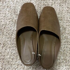 H&M Brown Textured Slip-On Women’s Mules size 37 (7)